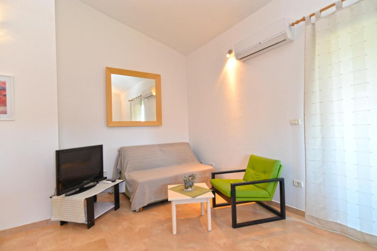 Apartments Bernarda 1773 Banjole Extérieur photo