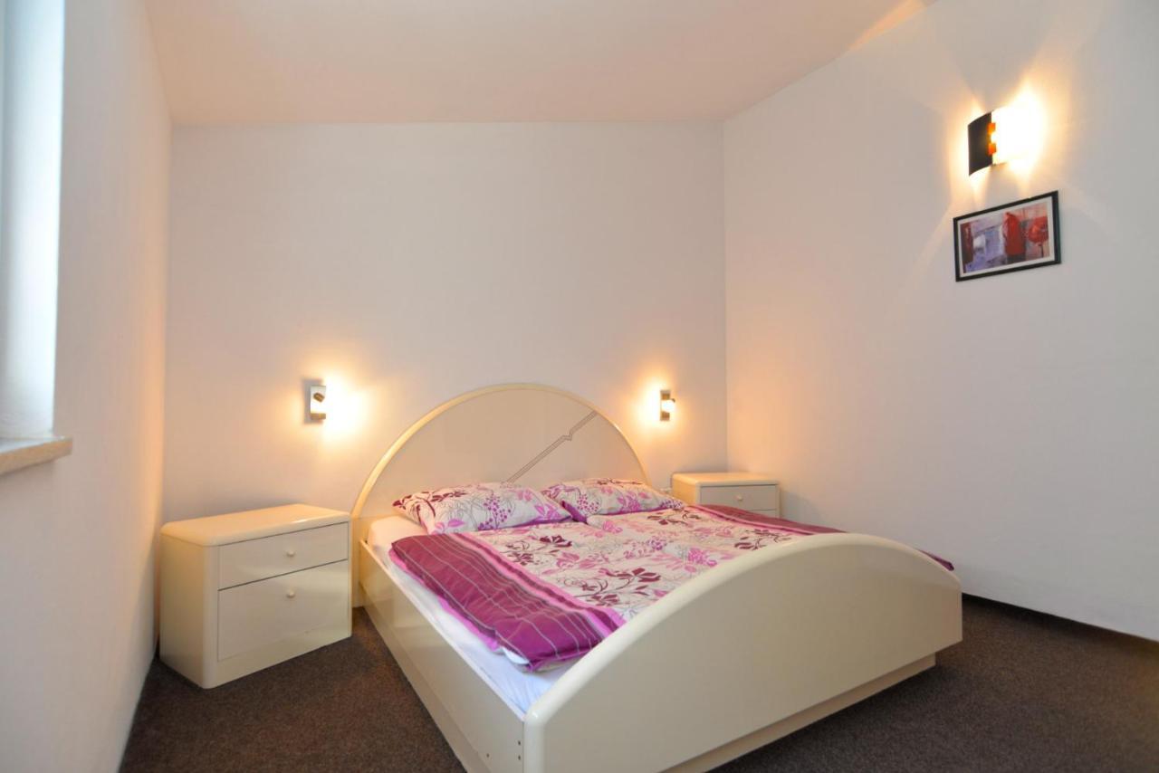 Apartments Bernarda 1773 Banjole Extérieur photo
