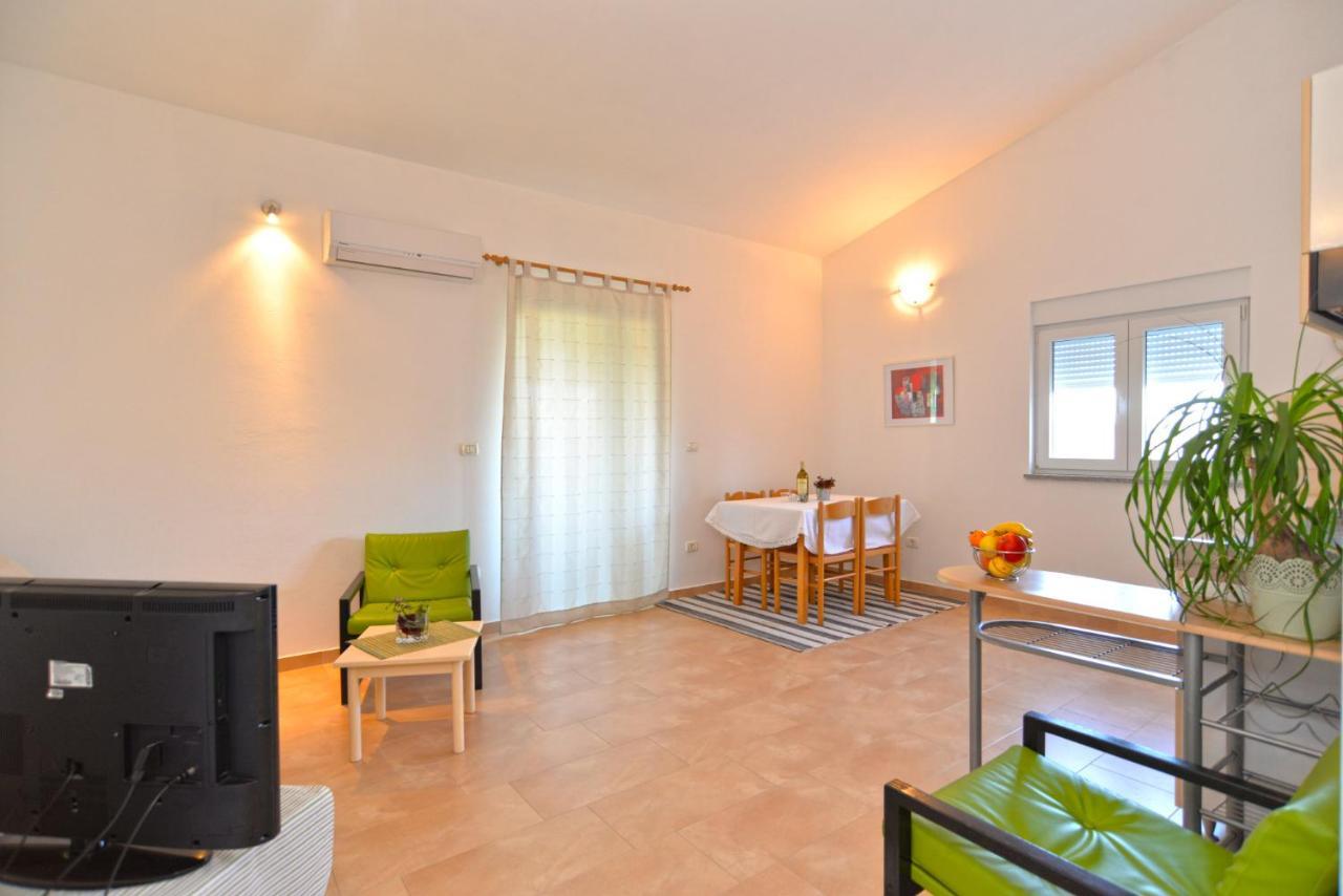 Apartments Bernarda 1773 Banjole Extérieur photo