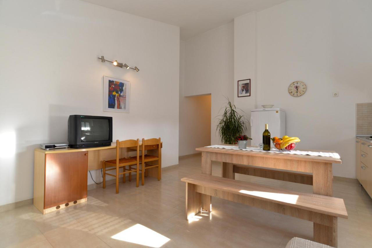 Apartments Bernarda 1773 Banjole Extérieur photo